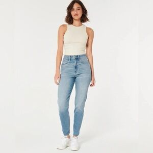 Hollister Curvy High Rise Mom Jean Vintage Stretch Size 27 Cozy  Straight Leg